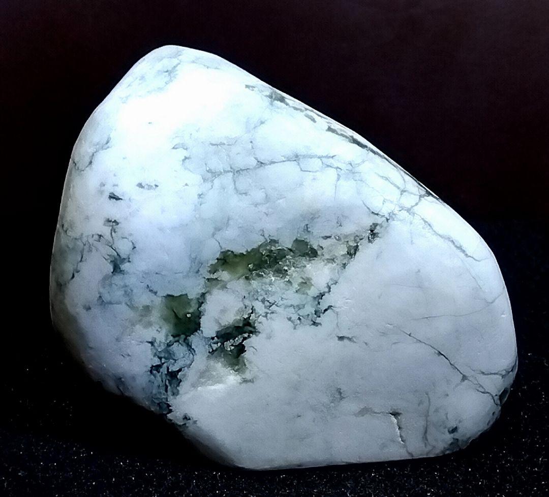 ★翡翠原石★糸魚川転石硬玉【姫川・川ズレ磨き石555ｇ】