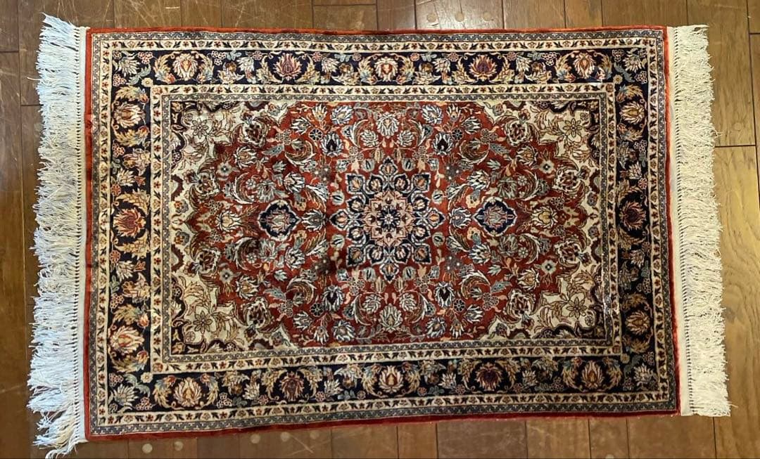 ペルシャ絨毯　フリンジ付き