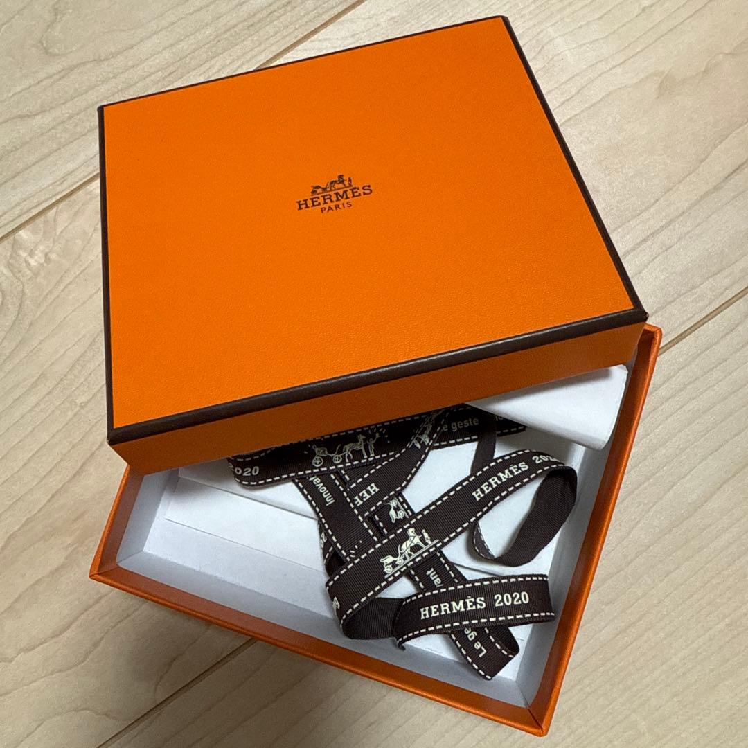 エルメス サックオランジュ レザーチャーム ストラップ ロゴ ショッパーチャーム