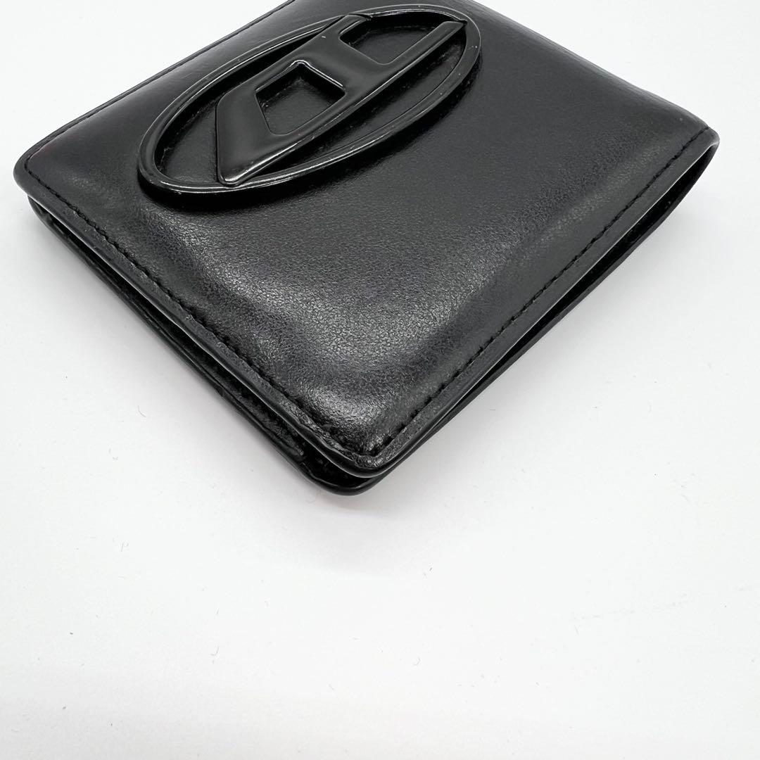 美品✨DIESEL　二つ折り財布　Dロゴ　エンボス　レザー　ブラック　近年モデル