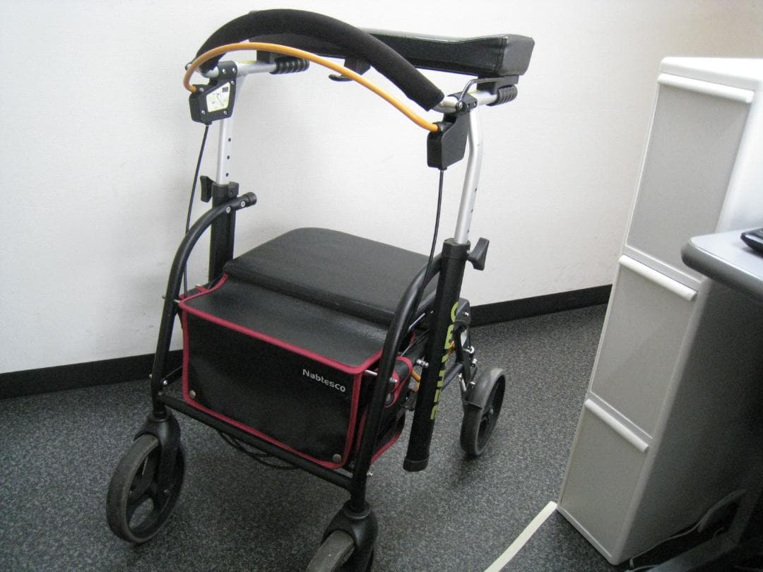 前腕支持型歩行車 REHAMO(リハモ) 抑速ブレーキなし