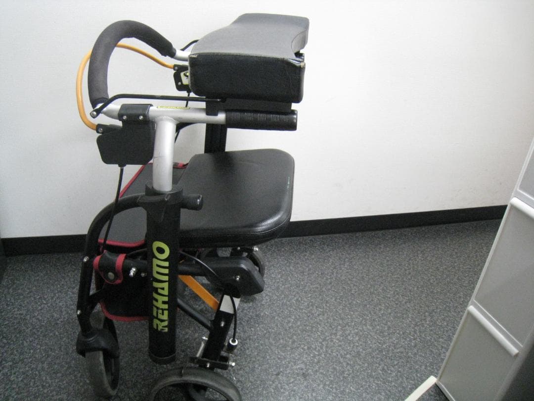 前腕支持型歩行車 REHAMO(リハモ) 抑速ブレーキなし