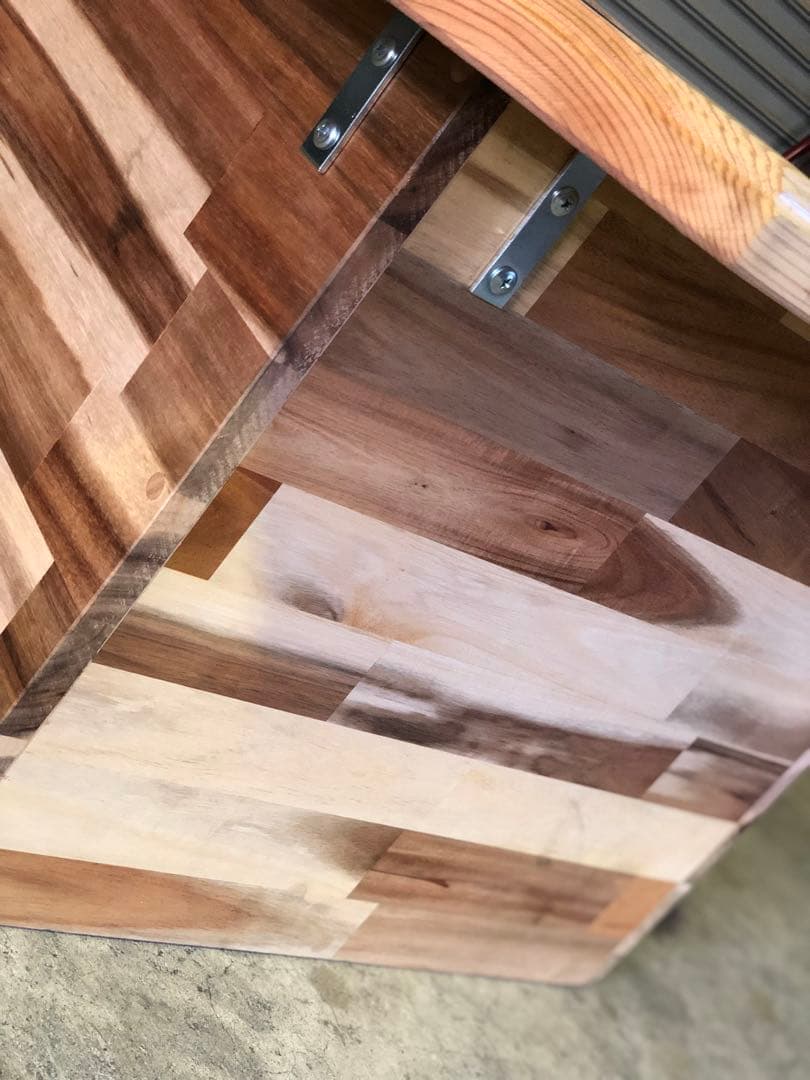 奥深くまで続く井戸テーブル　無限テーブル