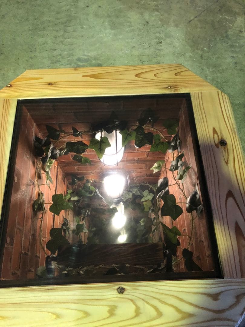 奥深くまで続く井戸テーブル　無限テーブル