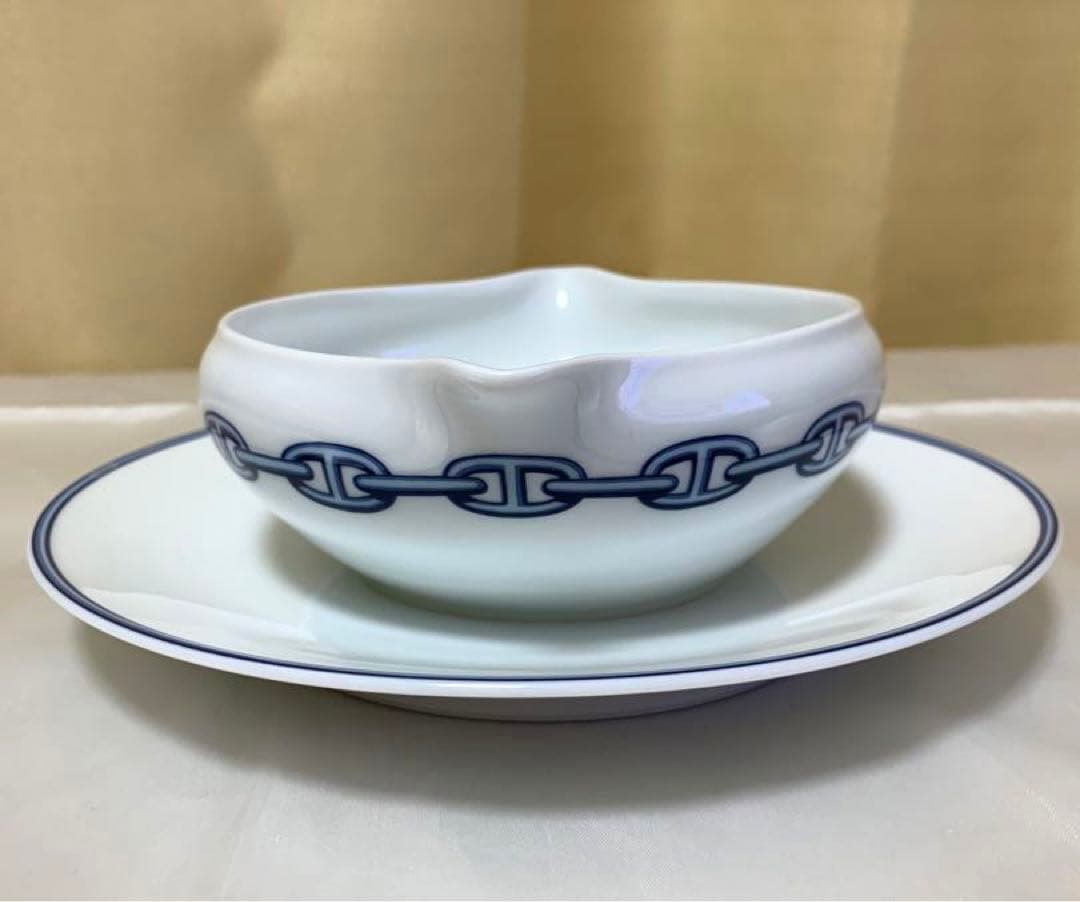 エルメス　シェーヌダンクル　アンダープレート一体型のグレービーソースポット