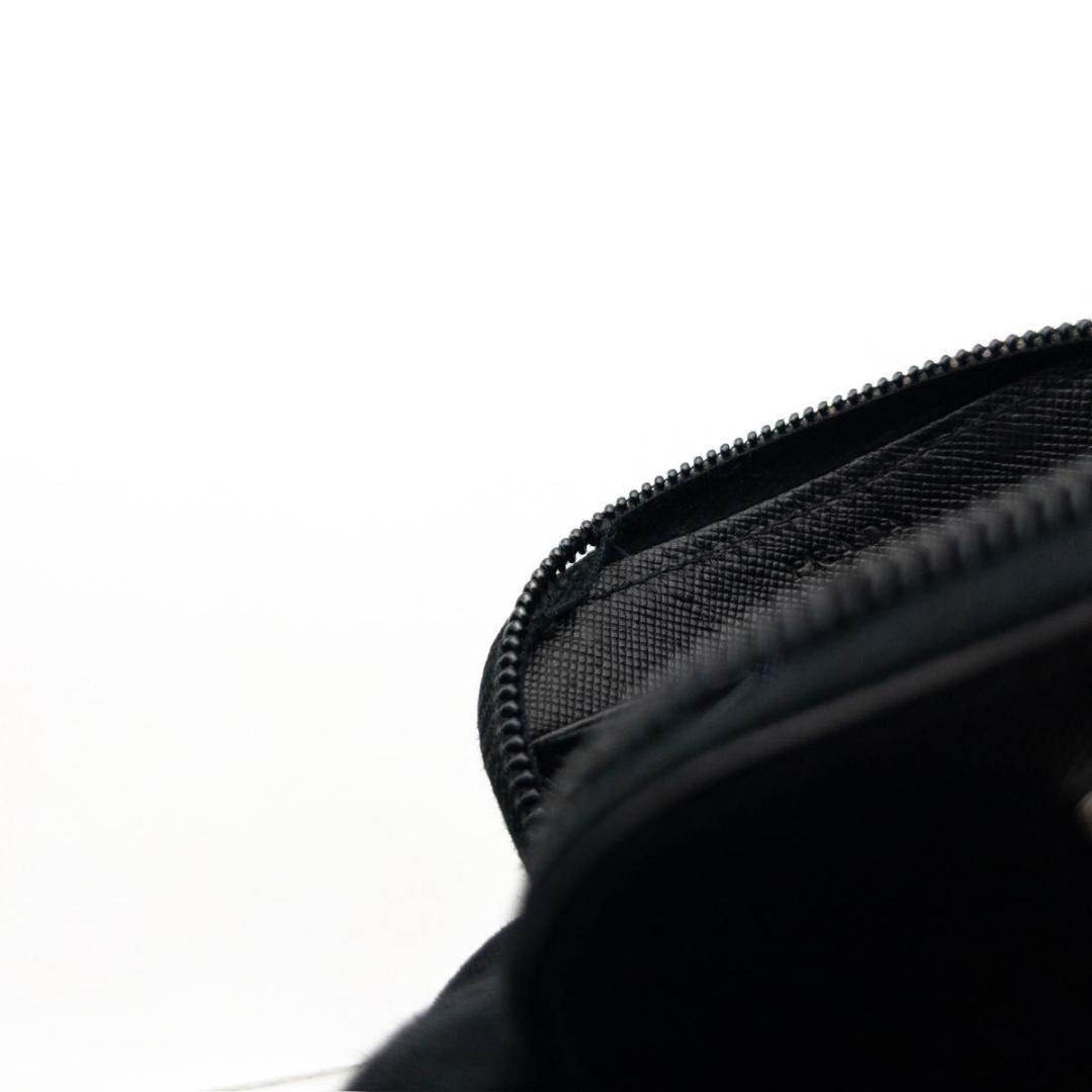 【極美品】PRADA ケース　サフィアーノレザー　トライアングルロゴ　黒