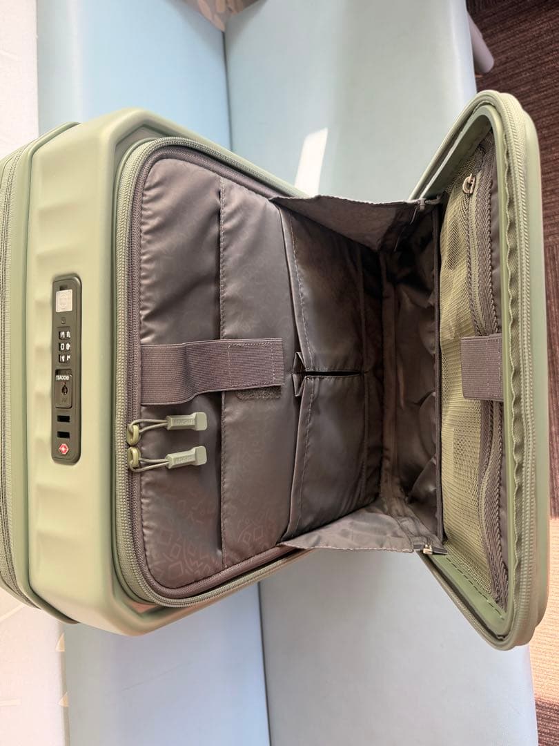 AMERICAN TOURISTER 38L/43L Sサイズ　スーツケース