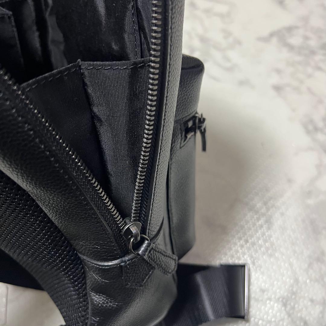 【極美品】ブラックレーベルクレストブリッジ レザー ボディバッグ 黒 本革