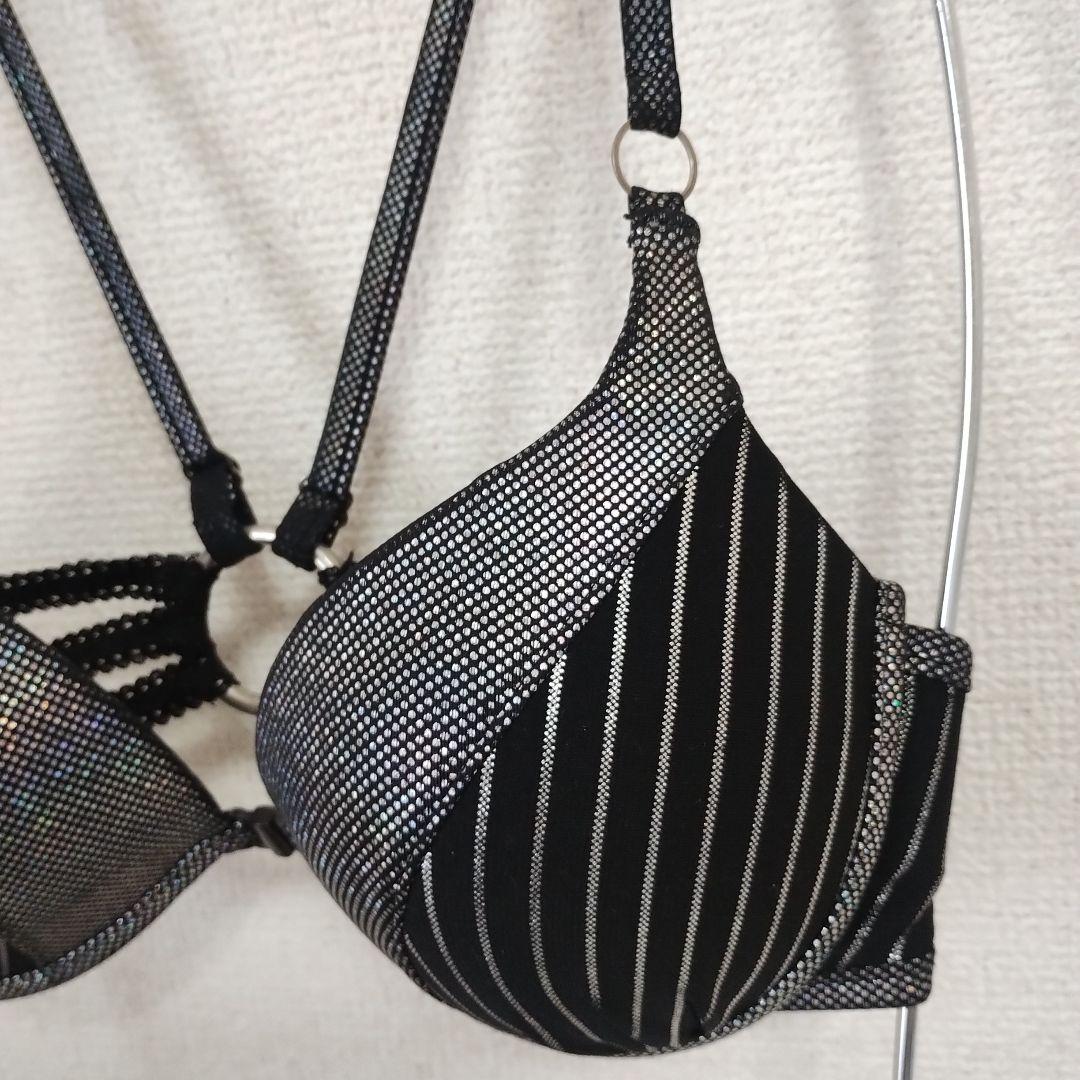 d.i.a.　見せブラ　☆シルバーストライプ☆ホログラム☆フロントホック