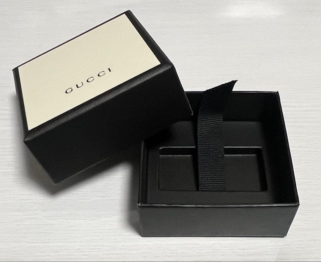 GUCCIネックレス　インターロッキングGシルバー(刻印あり)