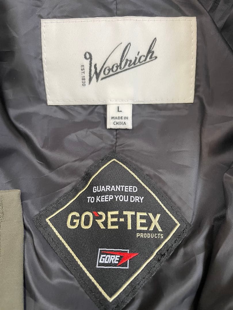 ウールリッチGORE-TEX フード付きロングコート オリーブ