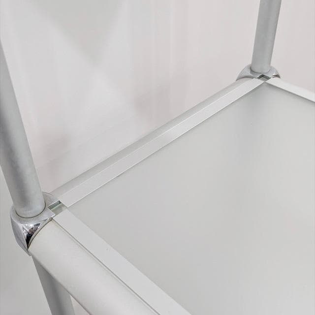 guzziniヘルシンキハイシェルフ（キャスター付き）