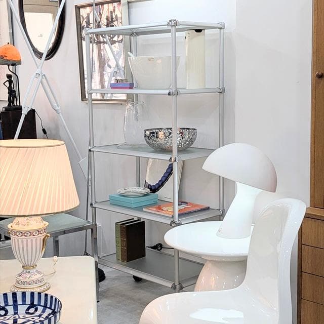 guzziniヘルシンキハイシェルフ（キャスター付き）