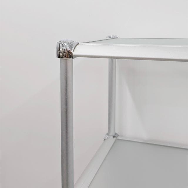 guzziniヘルシンキハイシェルフ（キャスター付き）