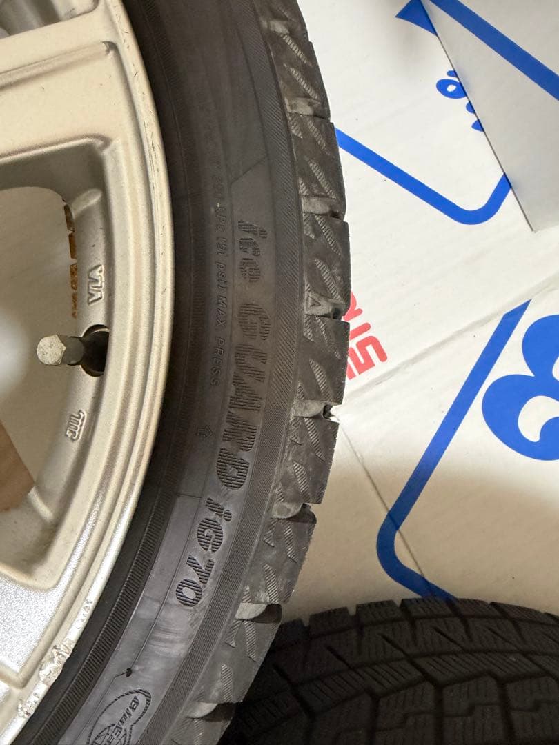 スタッドレスタイヤ 17インチ スイフトスポーツなど