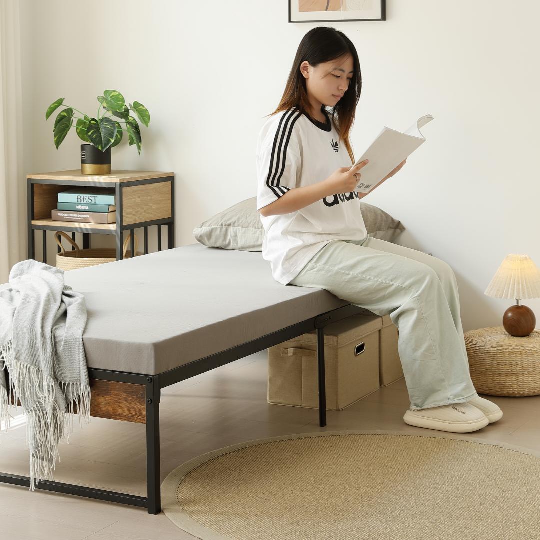 人気再入荷！ベッドフレーム【S・シングル】　シンプル　パイプ＋木　BLACK