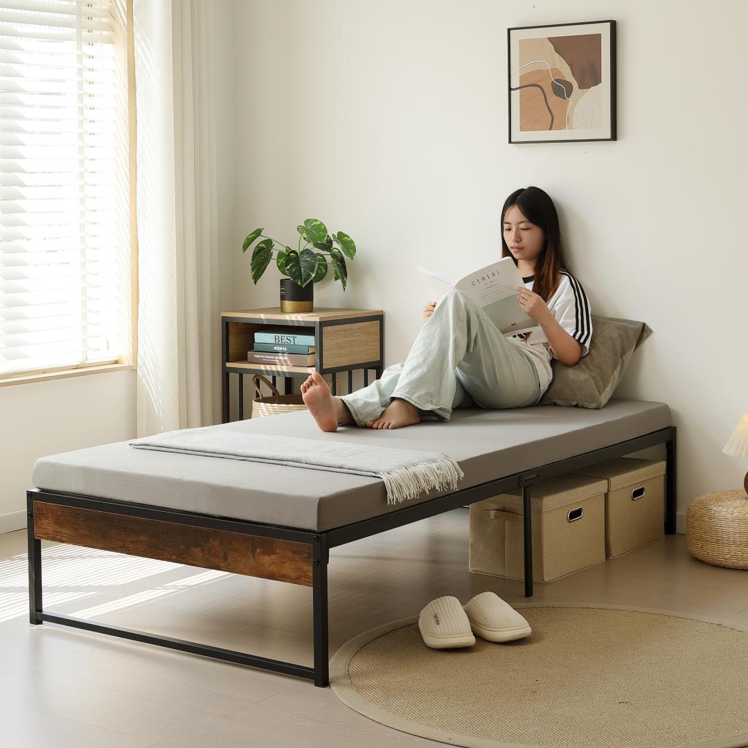 人気再入荷！ベッドフレーム【S・シングル】　シンプル　パイプ＋木　BLACK