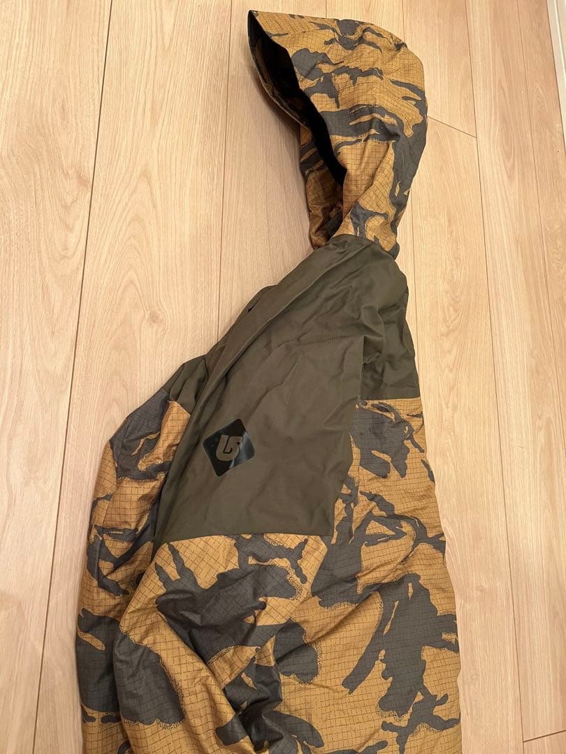 美品　BURTON スノーボードウェア Mサイズ カモフラージュ