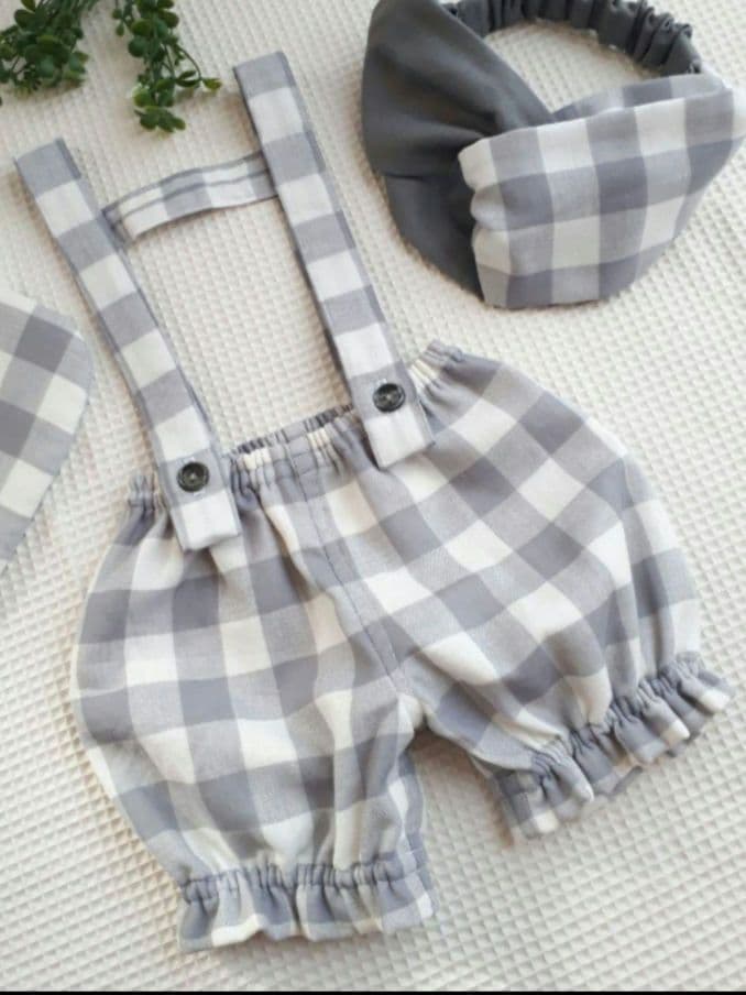 プレゼントみたいなスタイ(ネイビーチェック、ネイビーリボン)