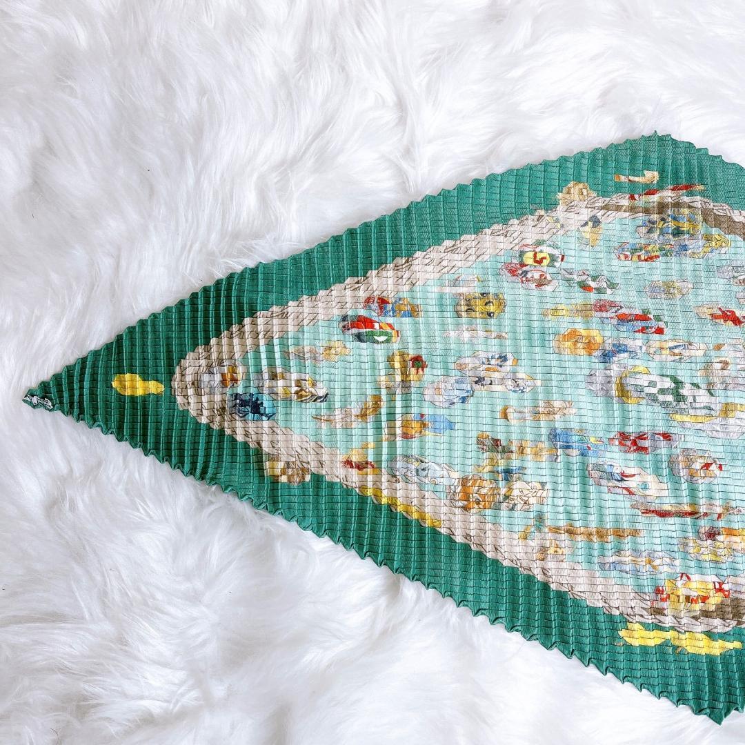 HERMES　エルメス プリーツ カレ90 エルメスの雛たち シ ルク スカーフ