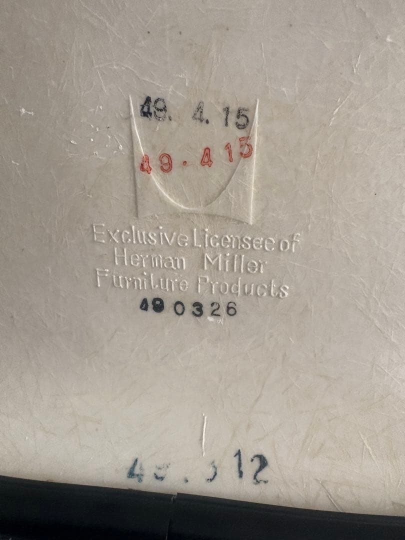 Herman Miller ヴィンテージ グリーン 割れエンボス ③ リペア必須