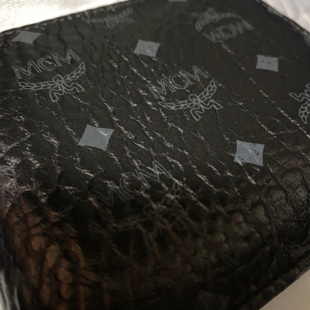 MCM 二つ折りウォレット　ポケット付き