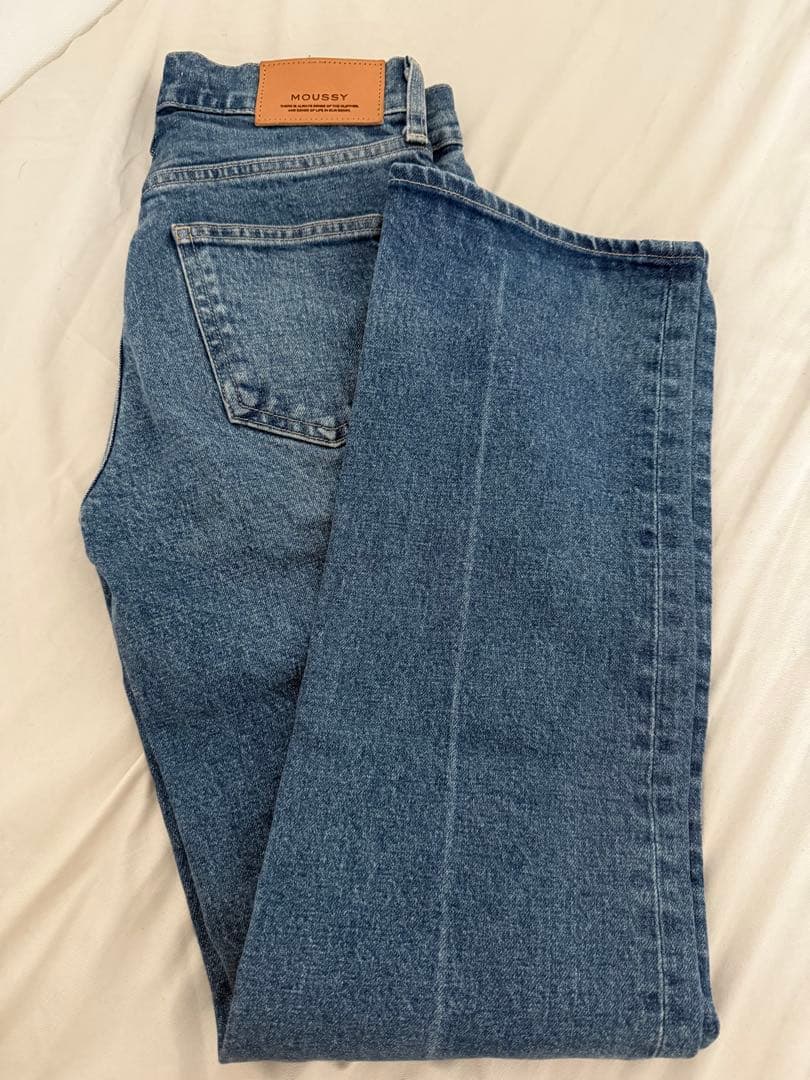 MOUSSY MVS CENTER PRESS ストレートデニム