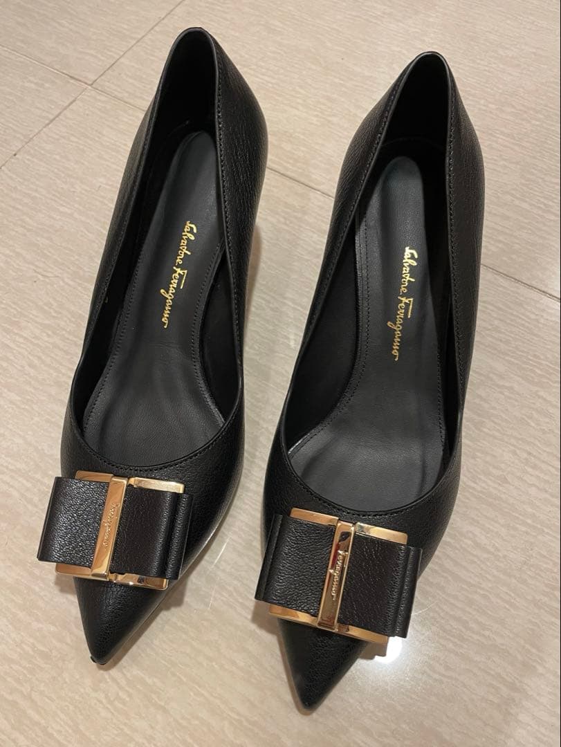美品　フェラガモ　ZAIA パンプス　ブラック　サイズ6