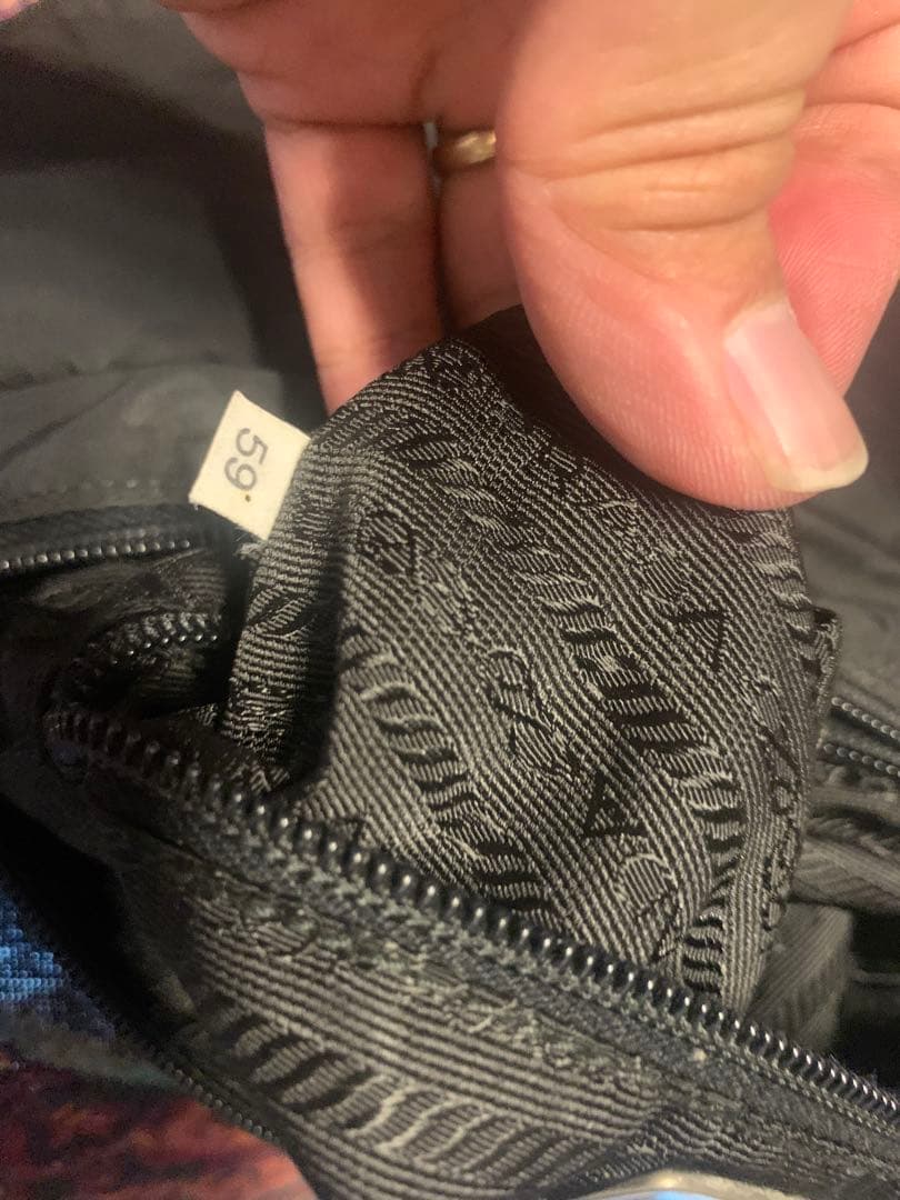 PRADA メッセンジャーバッグ　ナイロン