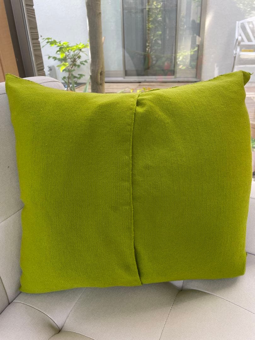 メキシコの手作りの刺繍　手織機で織られた手作りクッションカバー