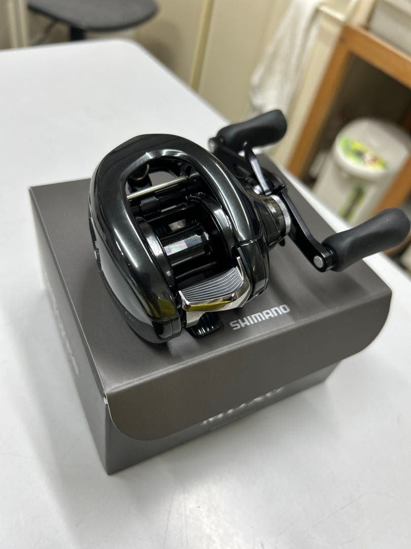 す*ん様 シマノ 23 アンタレスDC MD XG RIGHT 右ハンドル　新品