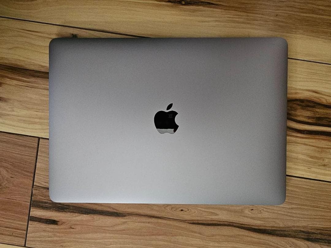 MacBook Air (M1, 2020) ジャンク品（外付モニターで利用可）