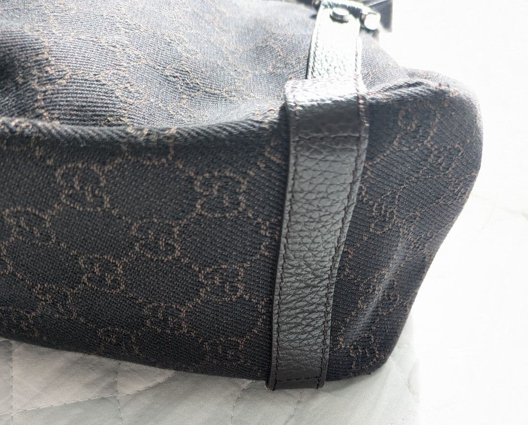 GUCCI GG柄ダークグレー トートバッグ　 袋 取り扱いガイド付き