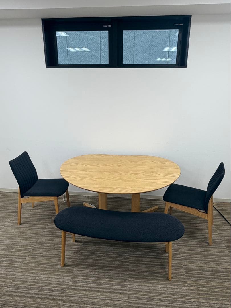 楕円形木製ダイニングテーブルセット