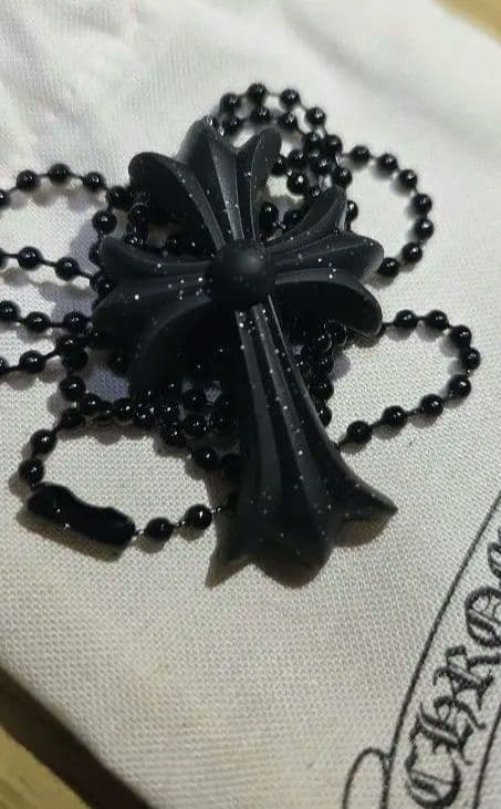 お値下げ★新品未使用クロムハーツペンダントCHクロススモールシリコン黒ラメラバー