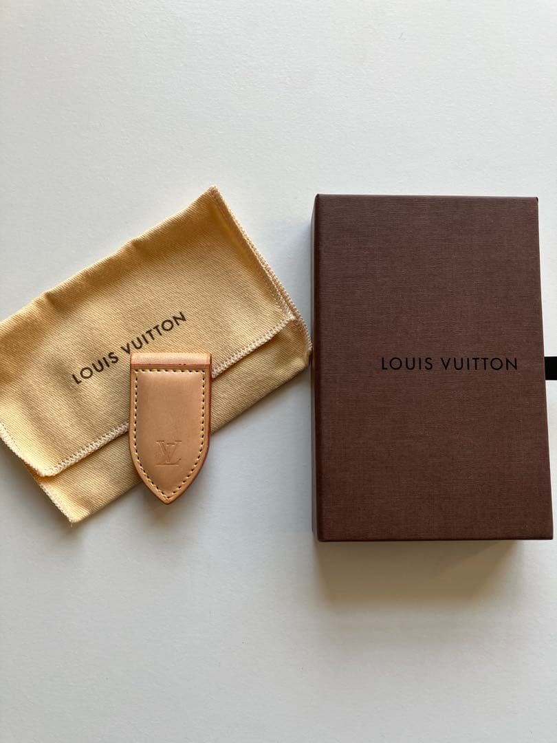 LOUIS VUITTON ルイヴィトン Cuir de vachette