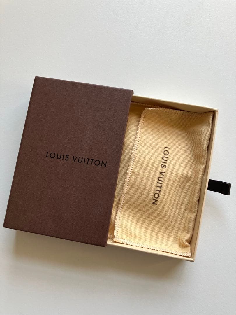 LOUIS VUITTON ルイヴィトン Cuir de vachette