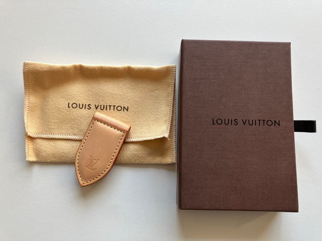 LOUIS VUITTON ルイヴィトン Cuir de vachette