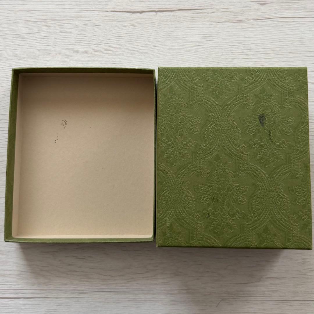 ば*に様 GUCCI グッチ 財布 二つ折り財布 チェリー装飾 さくらんぼ