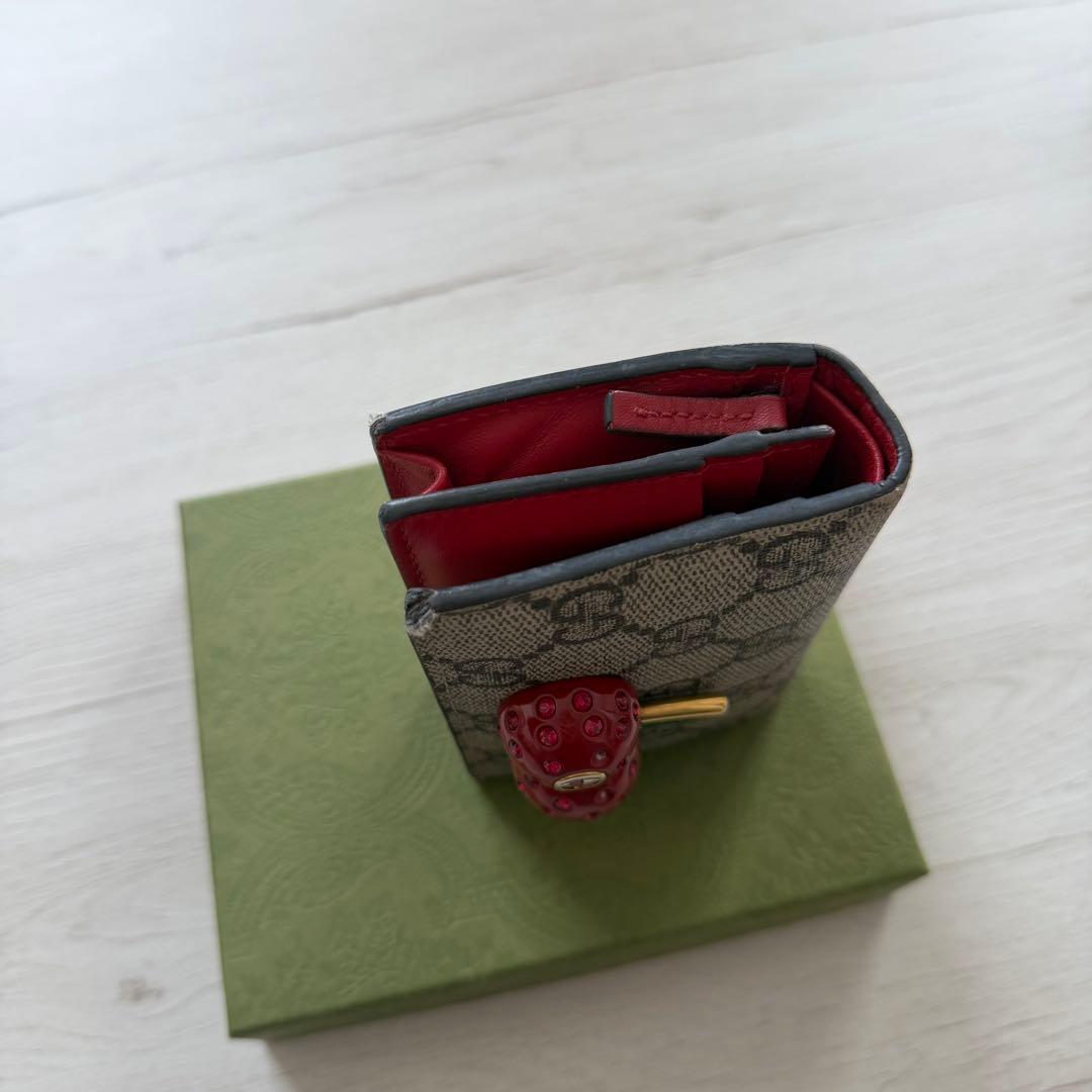 ば*に様 GUCCI グッチ 財布 二つ折り財布 チェリー装飾 さくらんぼ