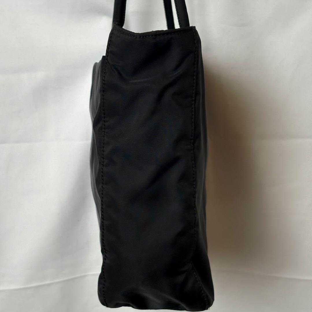 PRADAナイロン テスーB8489定番バッグ ブラック ロゴプレート 軽量