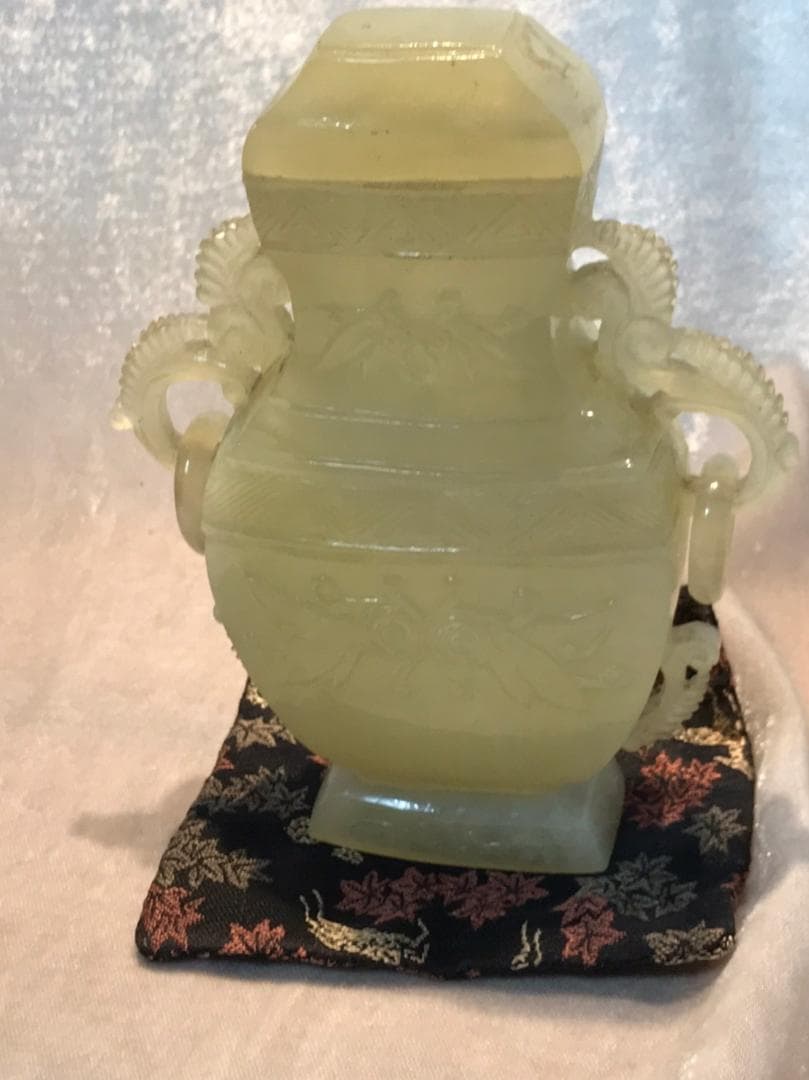 翡翠の香炉　唐草紋　遊環　蓋付