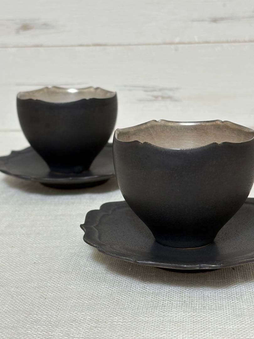 d*7様 木下和美｜黒釉銀彩 輪花カップ＆ソーサー、2個セット
