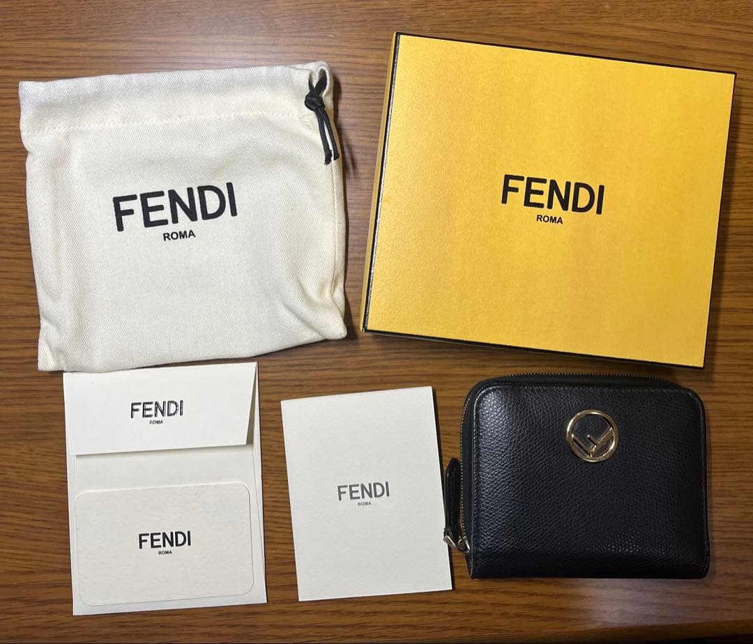 FENDI ブラックレザー 二つ折り財布