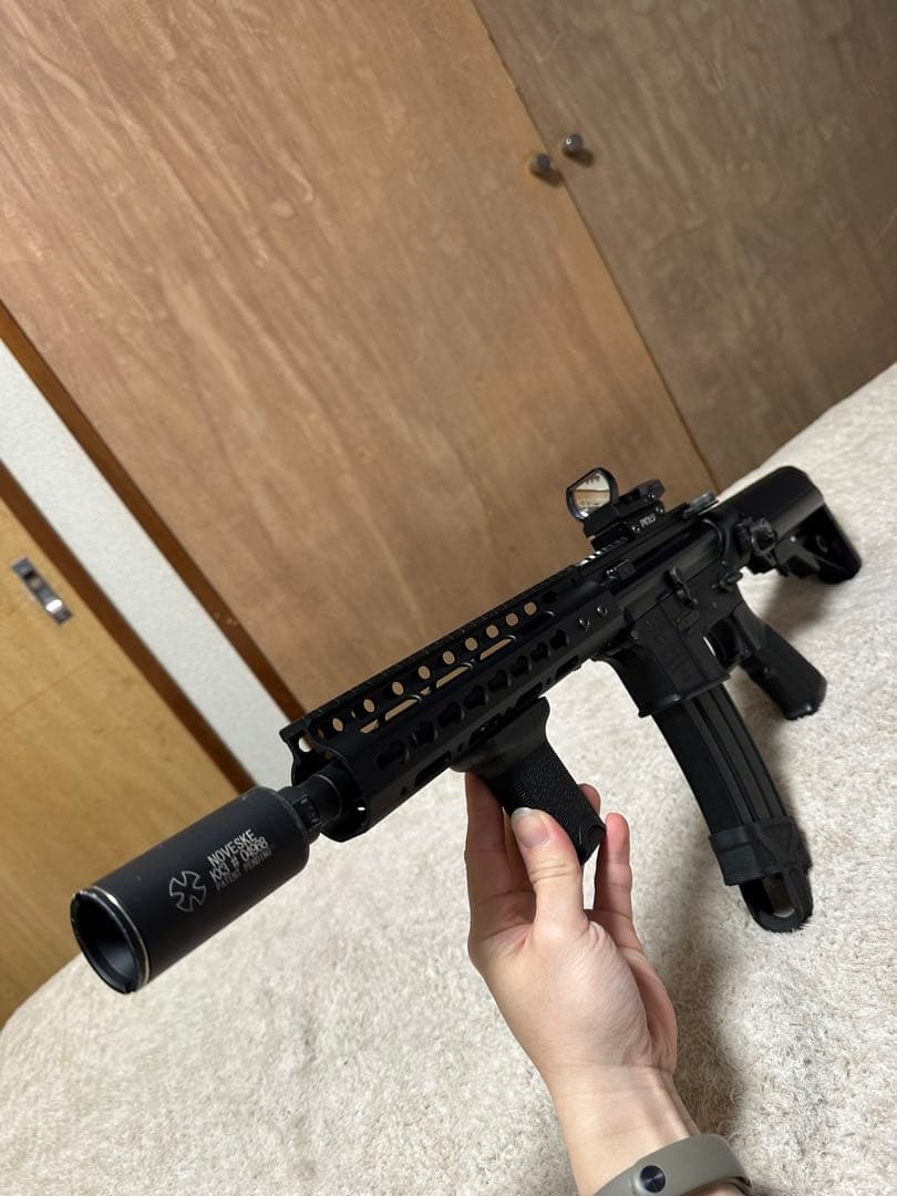 東京マルイ 次世代電動ガン M4A1 CQB-R カスタム付 属品多数