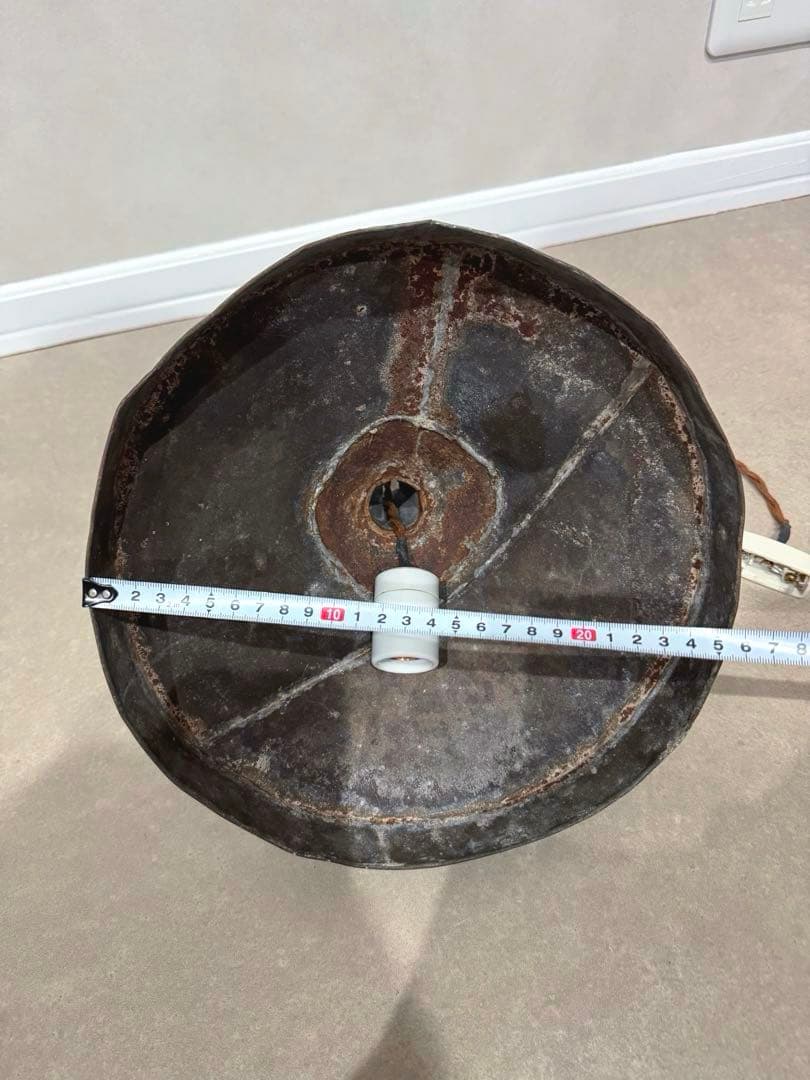 大きなブリキシェードのペンダントライト　古道具　照明　リメイク　ブロカント