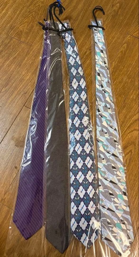 ネクタイセット ダンヒル　セリーヌ　ヴィヴィアン　プッチ