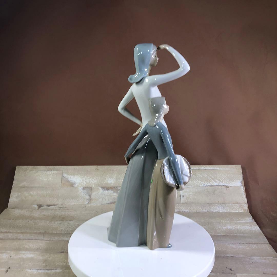 レア　NAO by Lladro（リヤドロ）母娘フィギュリン 陶器人形