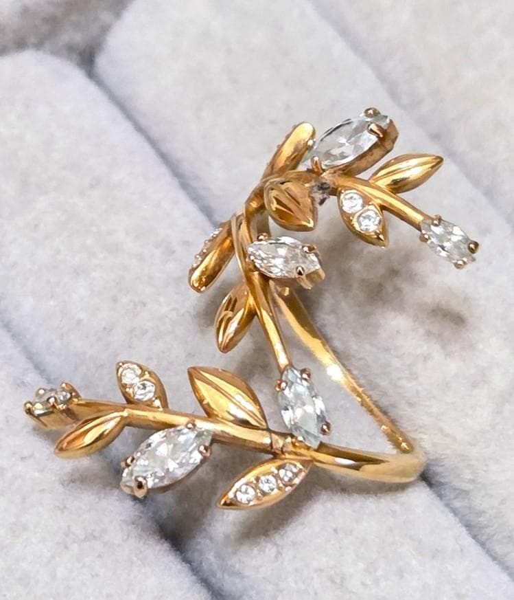 スワロフスキー　MAYFLY リング　良品　10号　43050