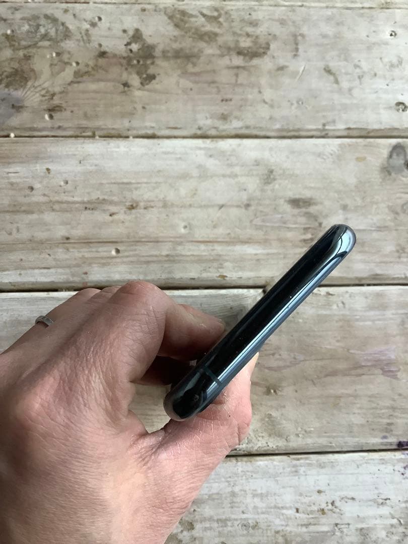 Apple iPhone 11 Pro ミッドナイトグリーン 本体